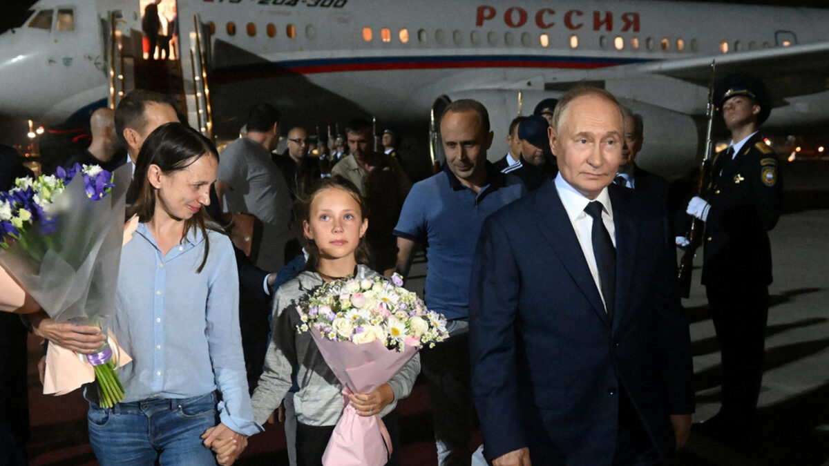 Децата на разменени шпиони на Путин не знаели, че родителите им са руснаци