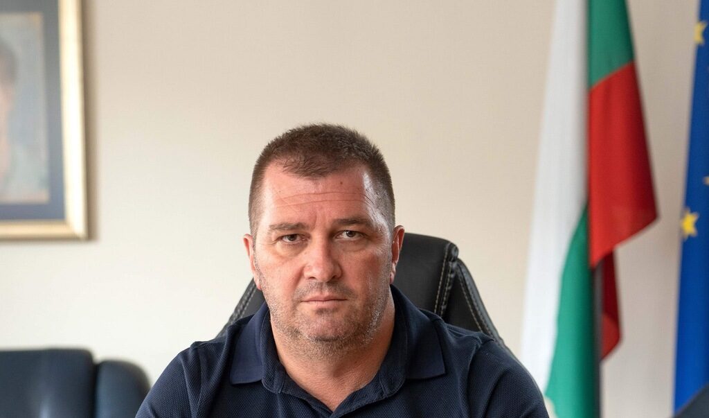 Александър Нейчев отрича да е оказвал натиск над номинираната за служебен премиер Грънчарова