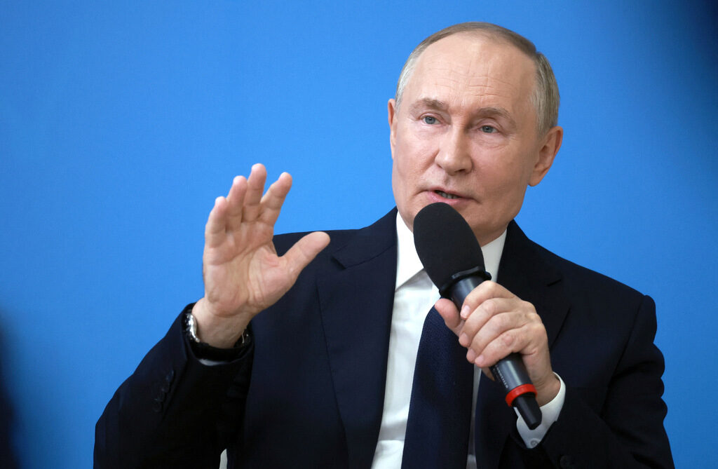 Путин заяви, че малките в семейството му говорят свободно китайски