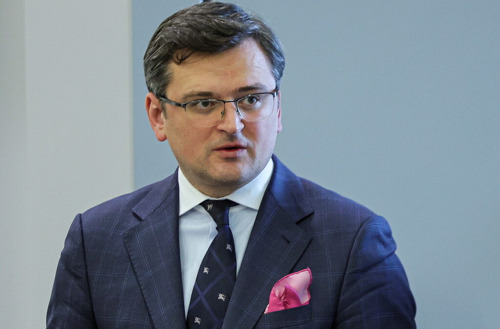 Украинският парламент освободи и външния министър Кулеба