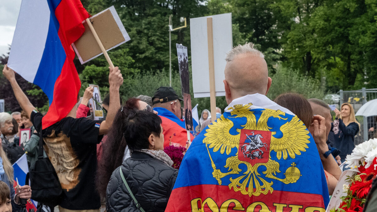 Кампании срещу демократичните ценности и правата на човека имат за цел откъсване на страната ни от ЕС в дългосрочен план и замяна на демокрацията с авторитарен режим по подобие на този в Руската федерация.