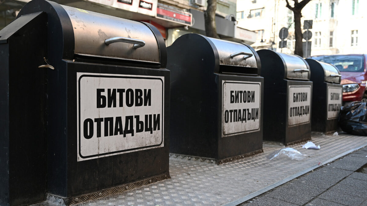 Депутатите вкупом подкрепиха новата такса смет и единодушно след това я отхвърлиха