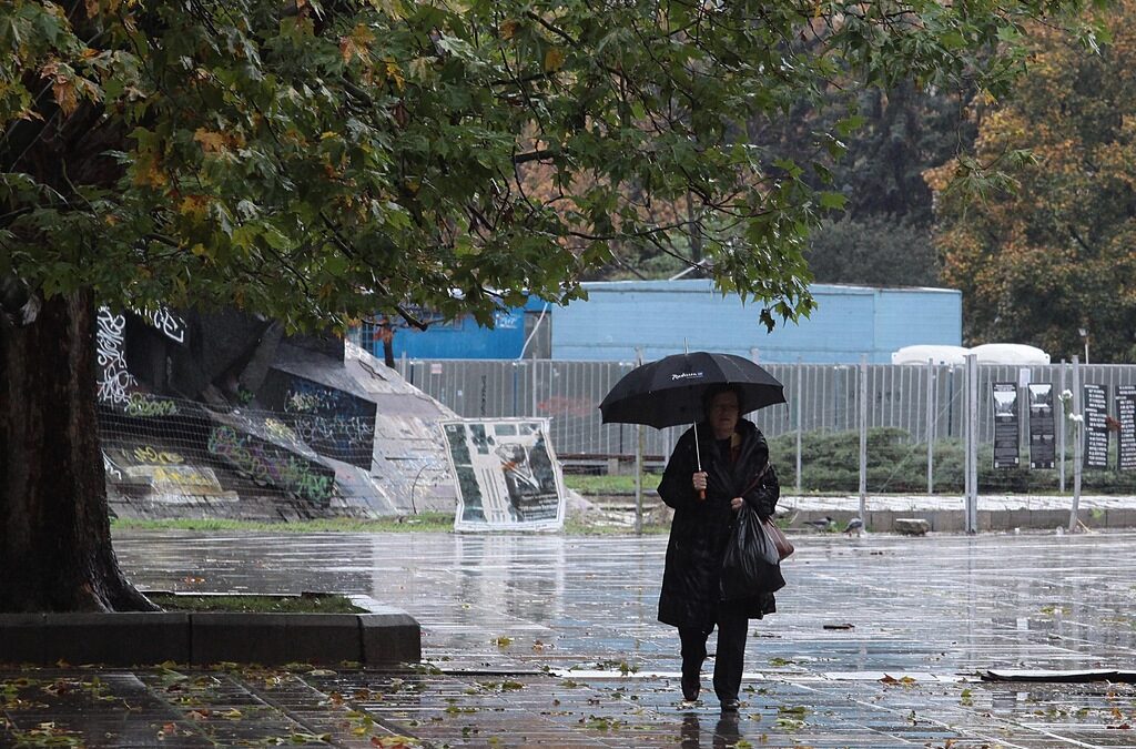 Мрачното и дъждовно време продължава и днес
