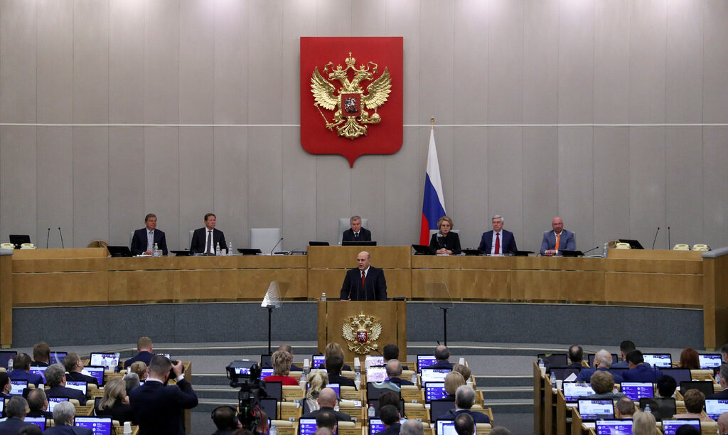Русия ще забрани граждани на позволяващи смяна на пола страни да осиновяват деца