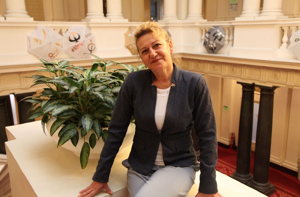 Стела Николова - кандидат за народен представител от "Продължаваме промяната - Демократична България"
