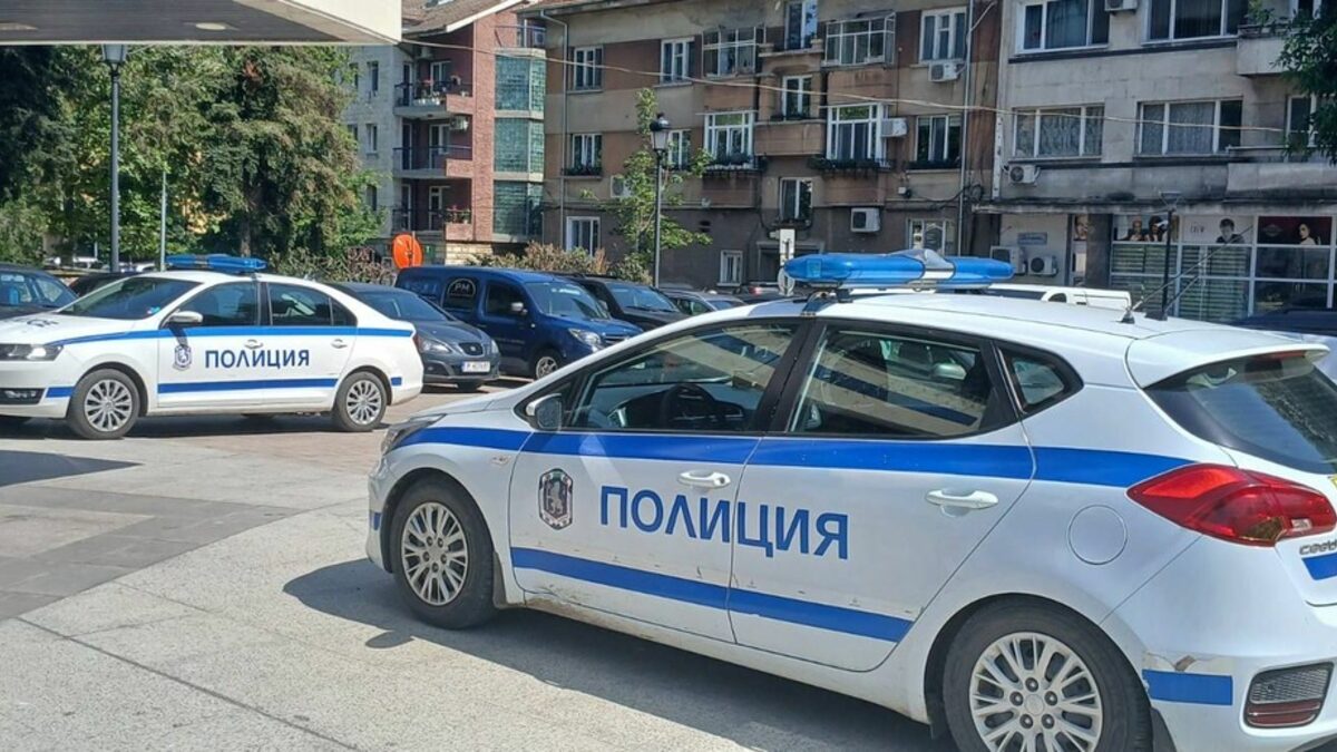 патрулка, патрулки, полиция, полицейски колиавтор: Областна адмистрация Русе
