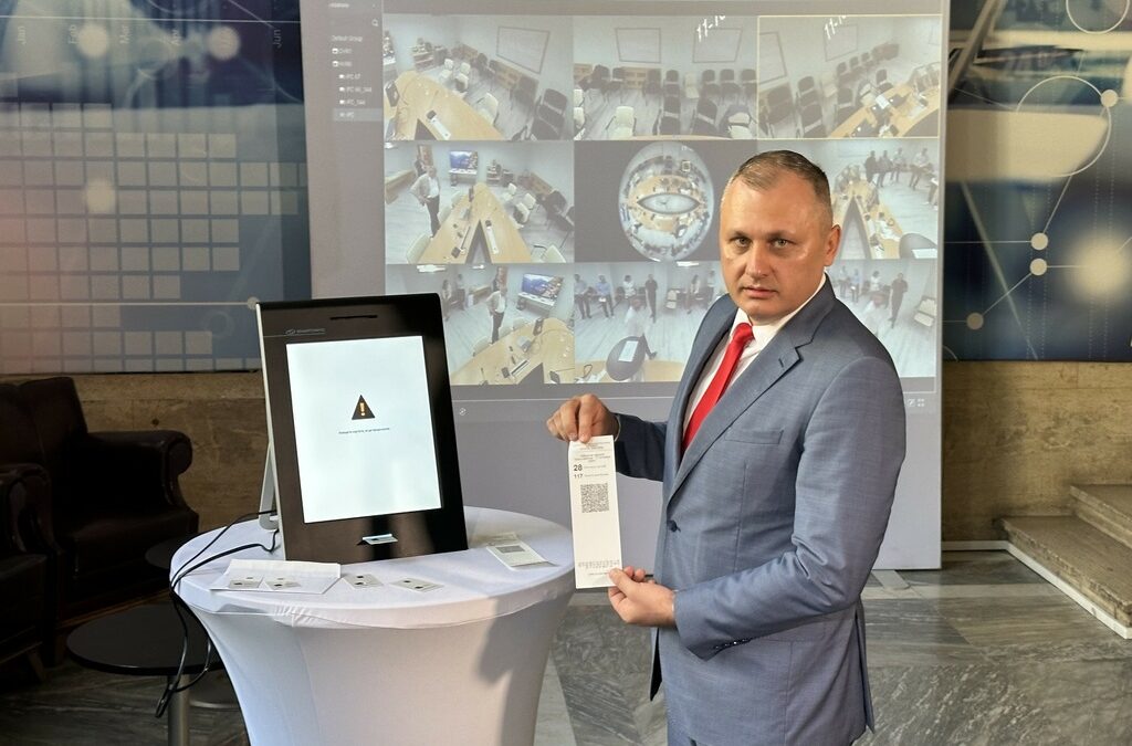 Министърът на електронното управление: Няма уязвимости в софтуера на машините за гласуване Министърът на електронното управление: Няма уязвимости в софтуера на машините за гласуване