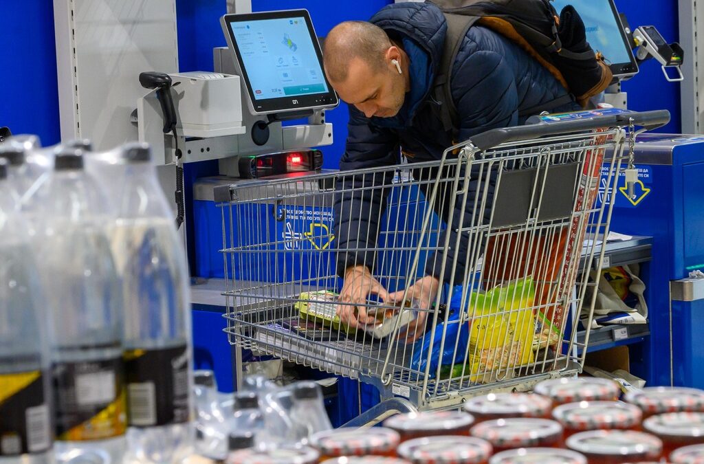 Годишната инфлация продължава да спада
