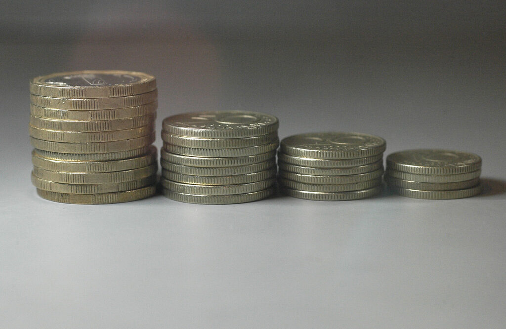 Безумие е да се планира бюджет все едно инфлацията ще е 10 или 15%, въжделения за такова увеличение на финансирането трябват да бъдат смело охладени.