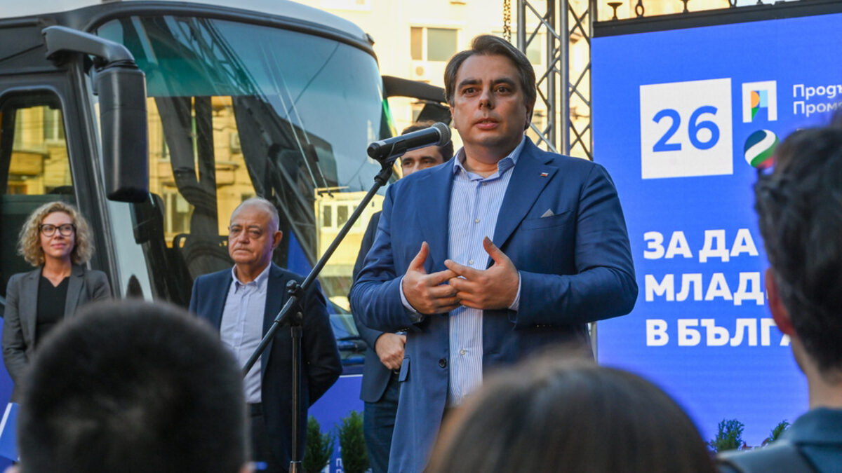 Асен Василев: Няма да подкрепим председател на парламента от ГЕРБ Асен Василев: Няма да подкрепим председател на парламента от ГЕРБ