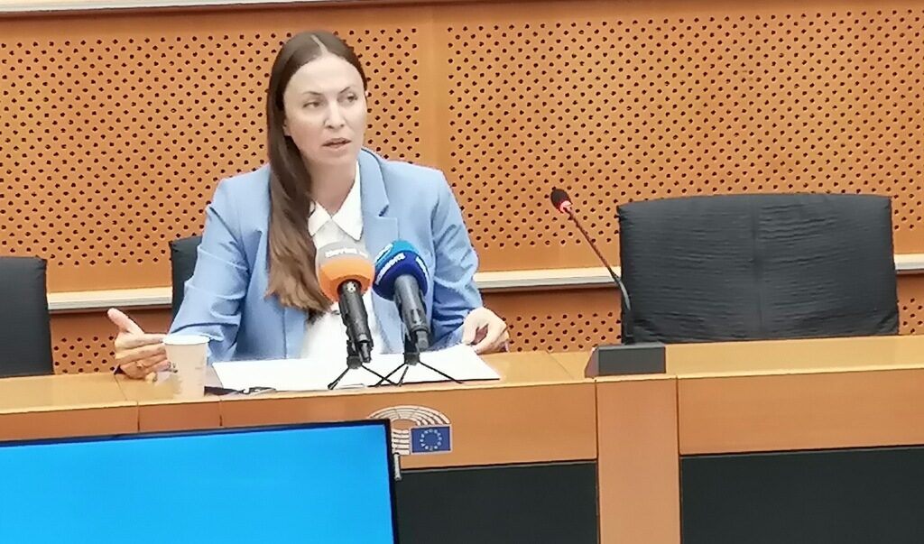 Ева Майдел: При Тръмп отношенията ЕС-САЩ ще бъдат приравнени до екселски файл Ева Майдел: При Тръмп отношенията ЕС-САЩ ще бъдат приравнени до екселски файл