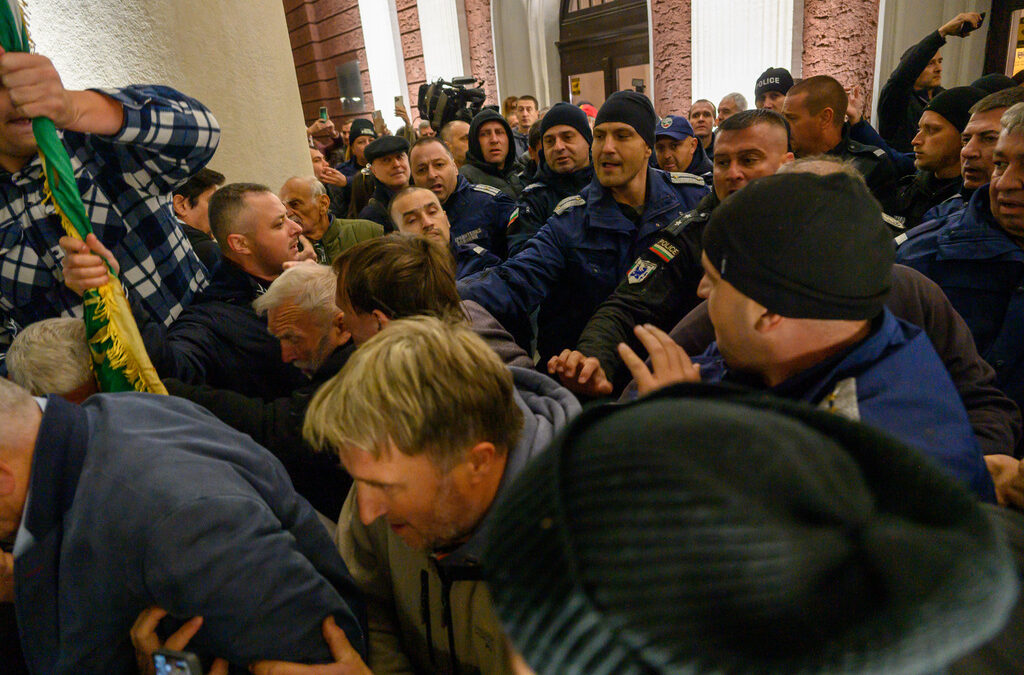По време на протеста е бил нападнат и актьорът Владимир Пенев По време на протеста е бил нападнат и актьорът Владимир Пенев