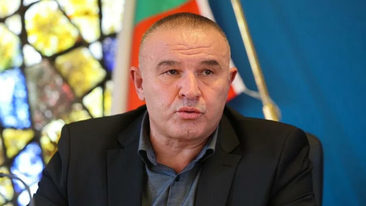Стефан Ботев замени Коджабашев след единодушно решение на клубовете Стефан Ботев замени Коджабашев след единодушно решение на клубовете