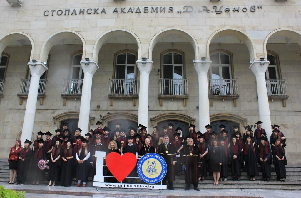 Стопанската академия в Свищов уволни професор заради "неверни твърдения" в телевизионно интервю Стопанската академия в Свищов уволни професор заради "неверни твърдения" в телевизионно интервю