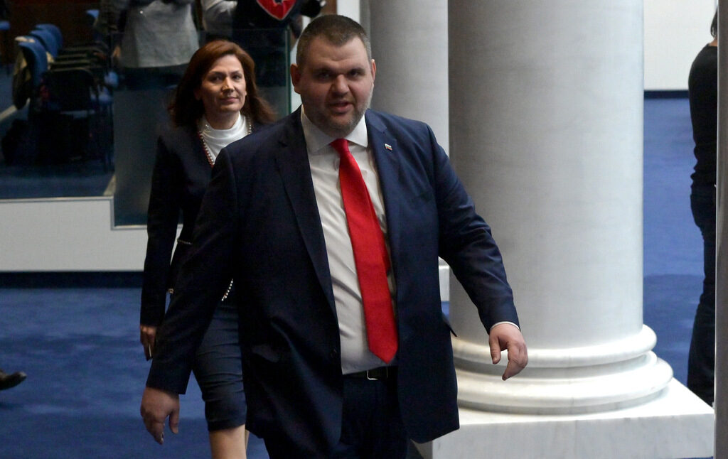 Пеевски се провъзгласи за едноличен лидер на ДПС, хората на Доган ще оспорват