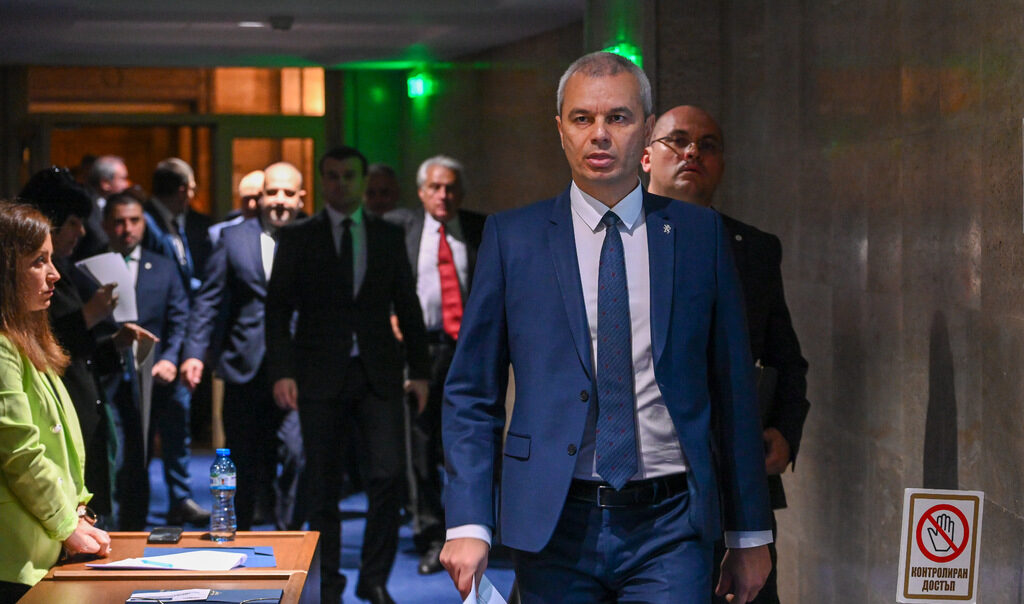 "Възраждане" започва срещи със заявка да намери управленска формула