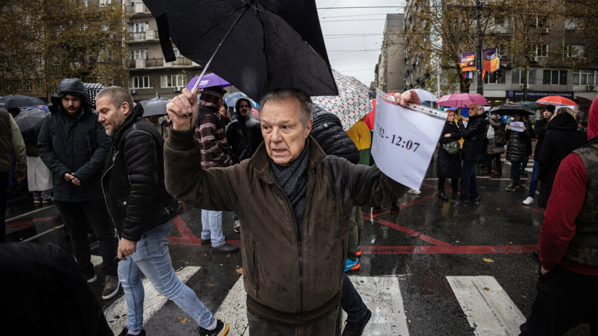 Протести в Белград след фаталния инцидент в Нови Сад и загиналите.