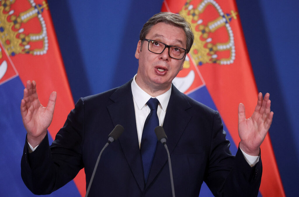 Сръбският президент Александър Вучич казва, че макар европейските държави да не го подкрепят, всички разбират защо той не санкционира Русия заради войната в Украйна Сръбският президент Александър Вучич казва, че макар европейските държави да не го подкрепят, всички разбират защо той не санкционира Русия заради войната в Украйна