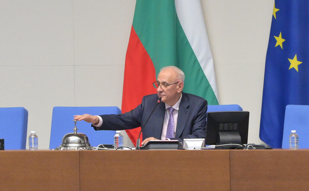 Блокажът в парламента се затяга