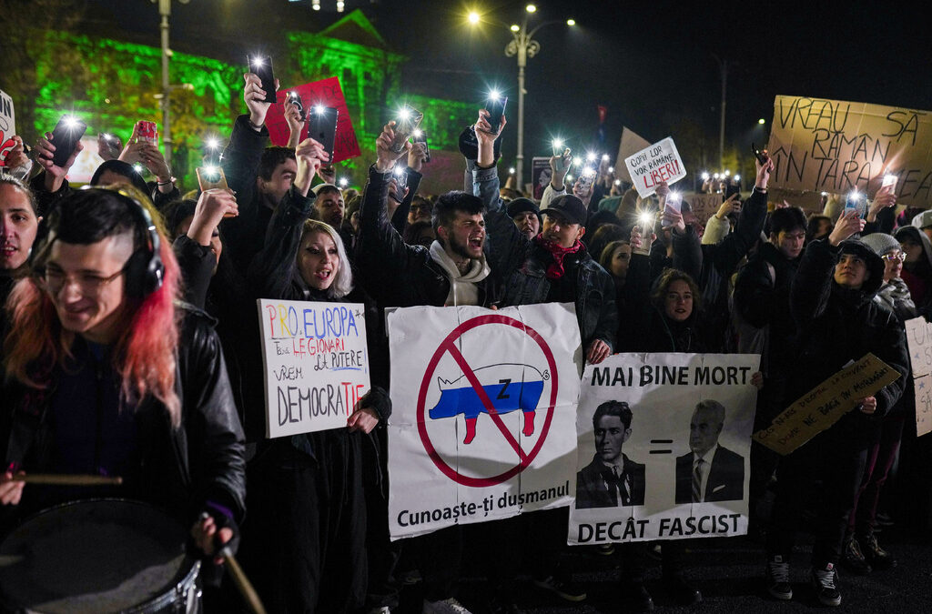 В Букурещ протестираха срещу националиста в сянка Калин Джорджеску.