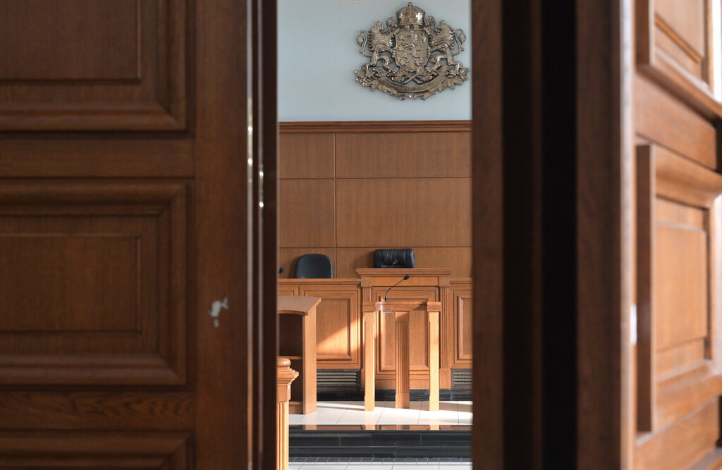 Мъж получи 20 години затвор за убийството на 16-годишно момиче