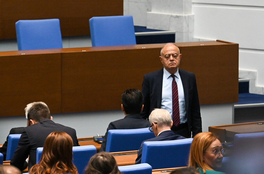 Номинацията на Атанас Атанасов засега не разплита политическия възел