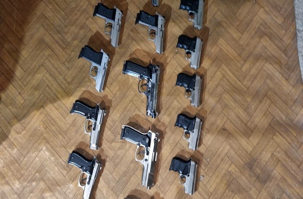 Над 300 незаконни огнестрелни оръжия са били иззети при най-голямата подобна операция в България