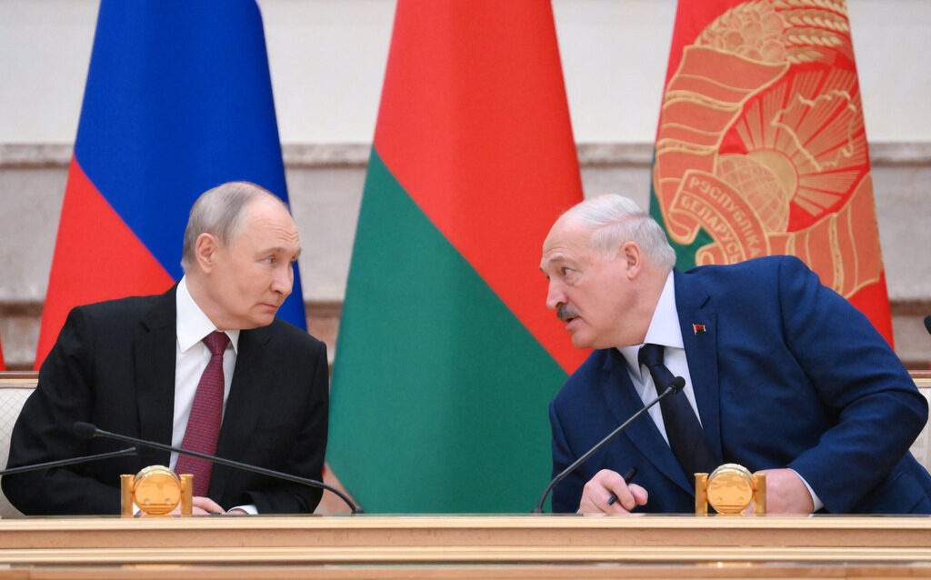 Лукашенко поиска ракети "Орешник", Путин ги обеща