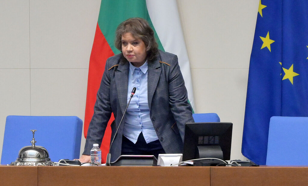 Киселова: Президентът трябваше да покани и "ДПС-Ново начало", изборът на главен прокурор да се спре