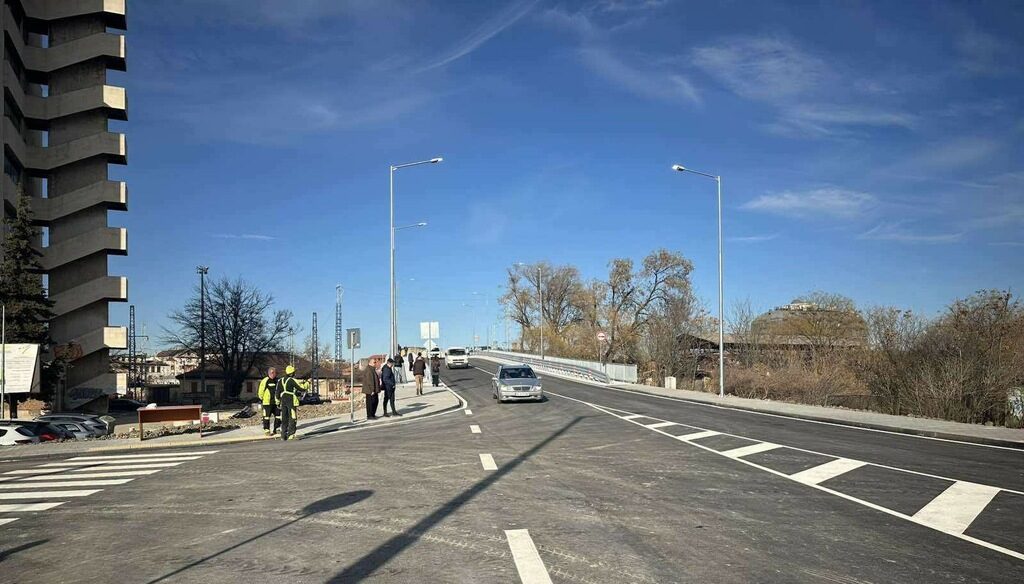 Пуснато е движението по Бетонния мост в Пловдив
