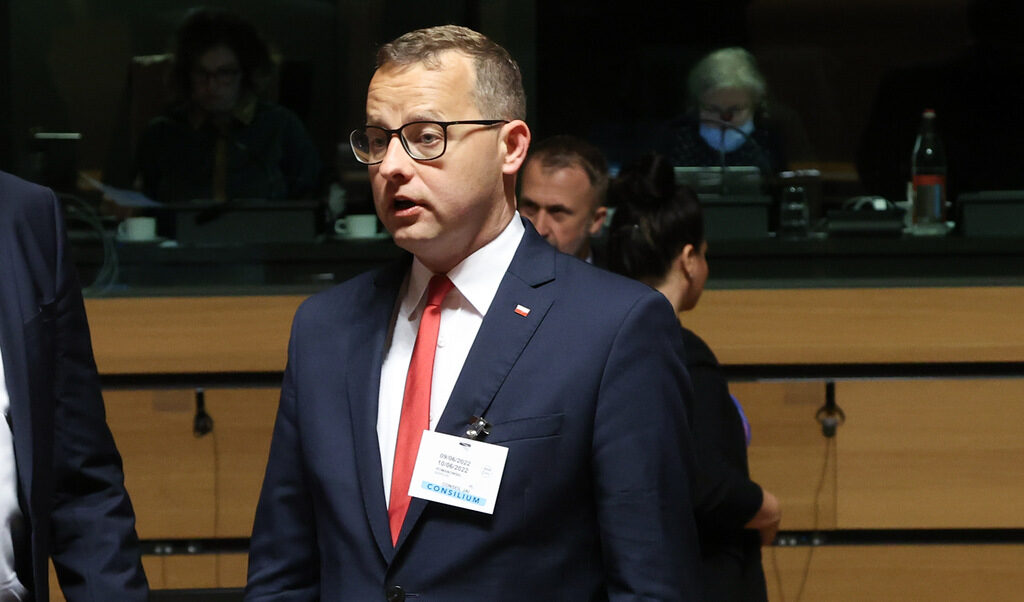 Марчин Романовски е издирван с европейска заповед за арест по разследване за злоупотреба с обществени средства в качеството му на зам.-министър на правосъдието в предишното правителство на "Право и справедливост"