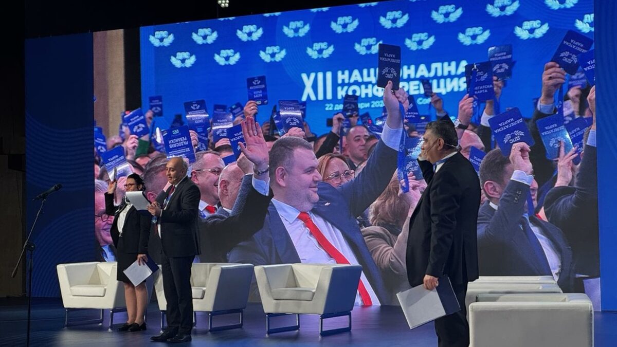 Войната за ДПС: Пеевски окончателно овладя партията, но губи позициите в Европа