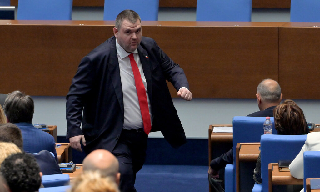 Пеевски поиска мораториум върху увеличението на цената на тока Пеевски поиска мораториум върху увеличението на цената на тока