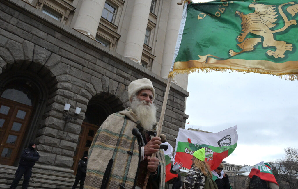Единият възможен нов политически проект е националистически. Много хора ще се припознаят в него, ще поискат да ограничаваме Европа за сметка на родното, регионите, и в един хубав момент ще се събудим в изолация и вгледани в пъпа си.