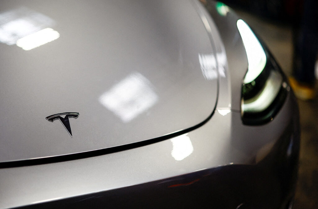 За пръв път годишните доставки на Tesla спадат