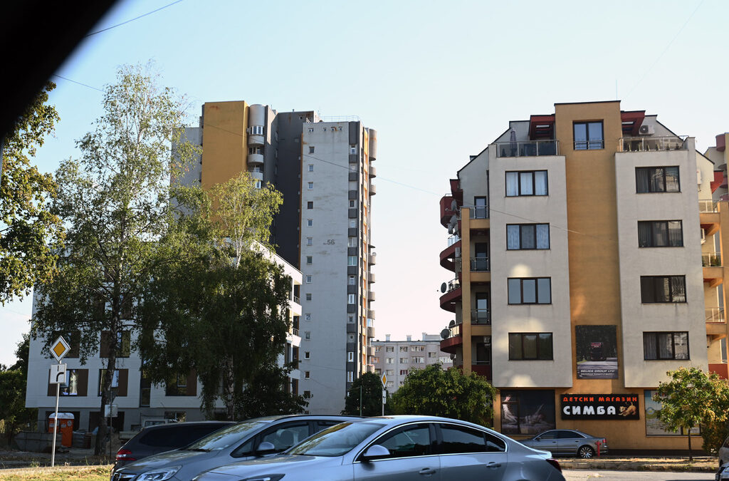 Сделките с имоти в големите градове продължават да свиват ръста Сделките с имоти в големите градове продължават да свиват ръста
