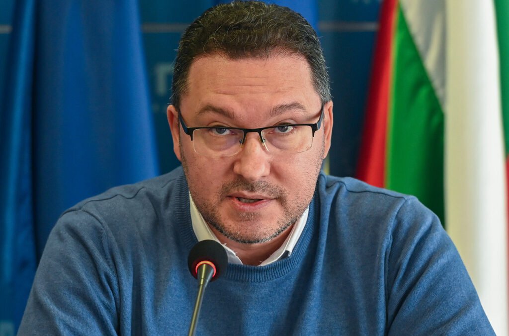 Даниел Митов е заместник-председател на ГЕРБ от 2021 година.