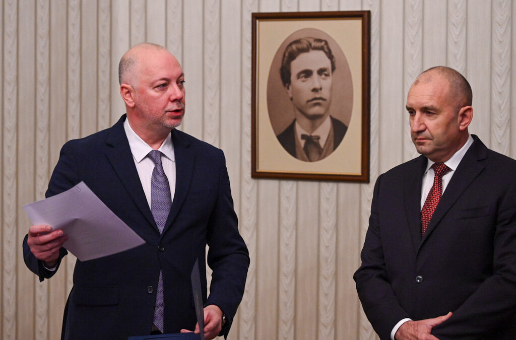 Желязков обяви кабинет и обеща управленска програма до месец