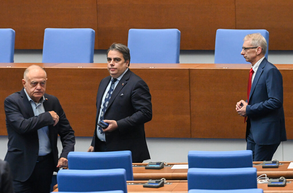 Парламент - заседание - Атанас Атанасов - Асен Василев - Николай Денков - ПП-ДБ
