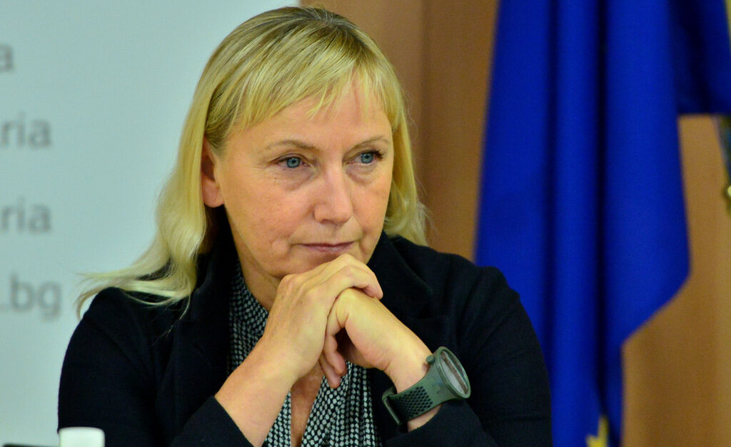 Елена Йончева получила неофициално уверение, че пленените моряци ще бъдат пуснати