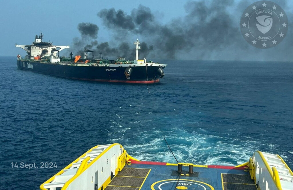 Хутите свиват платната в Червено море