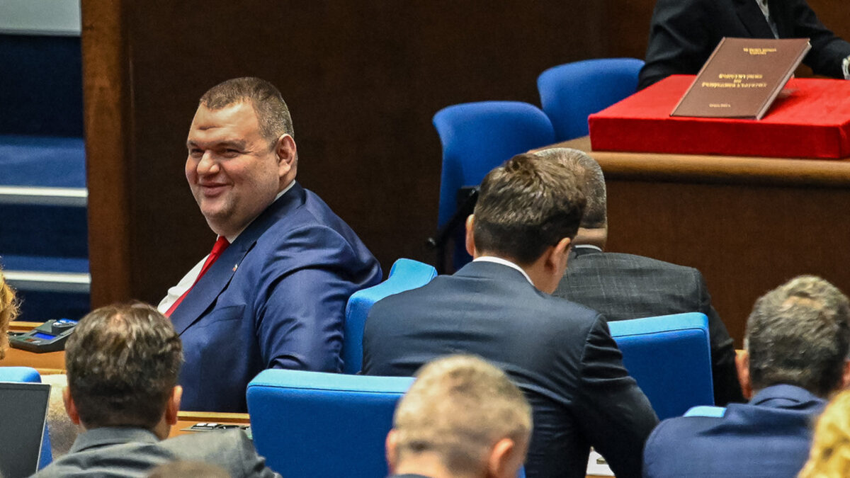 Делян Пеевски поиска областните му управители да подадат оставки