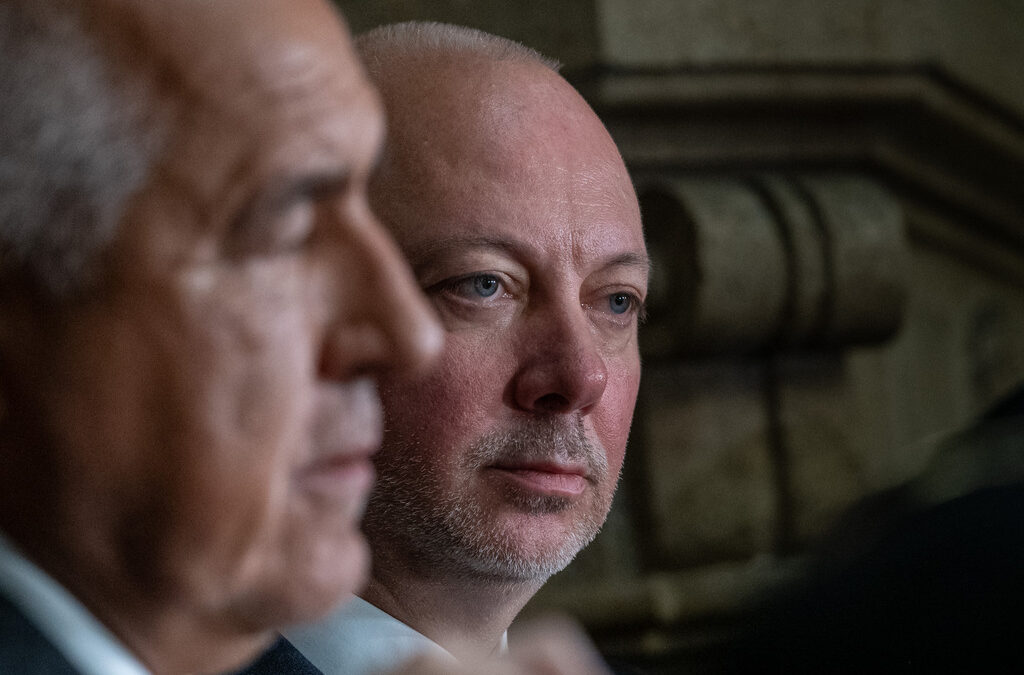 Сред партийните лидери с най-високо доверие е лидерът на ГЕРБ Бойко Борисов - 24%, като при него има стабилизация и дори ръст с 1-2% спрямо декември.