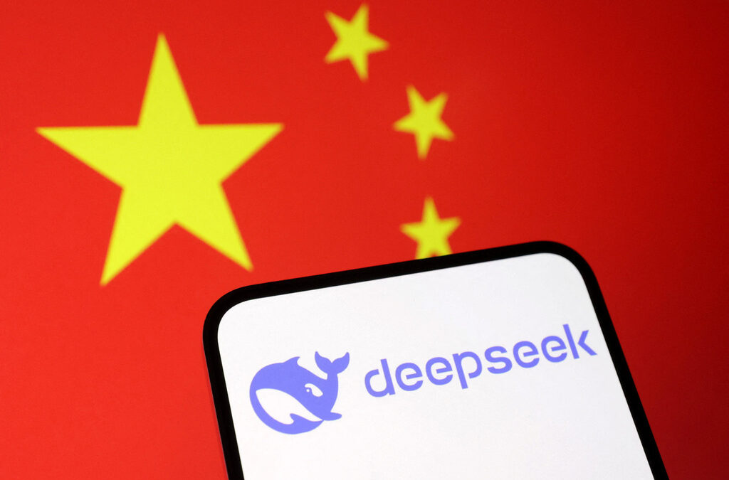 Не може вечно да следваме САЩ, казва основателят на DeepSeek