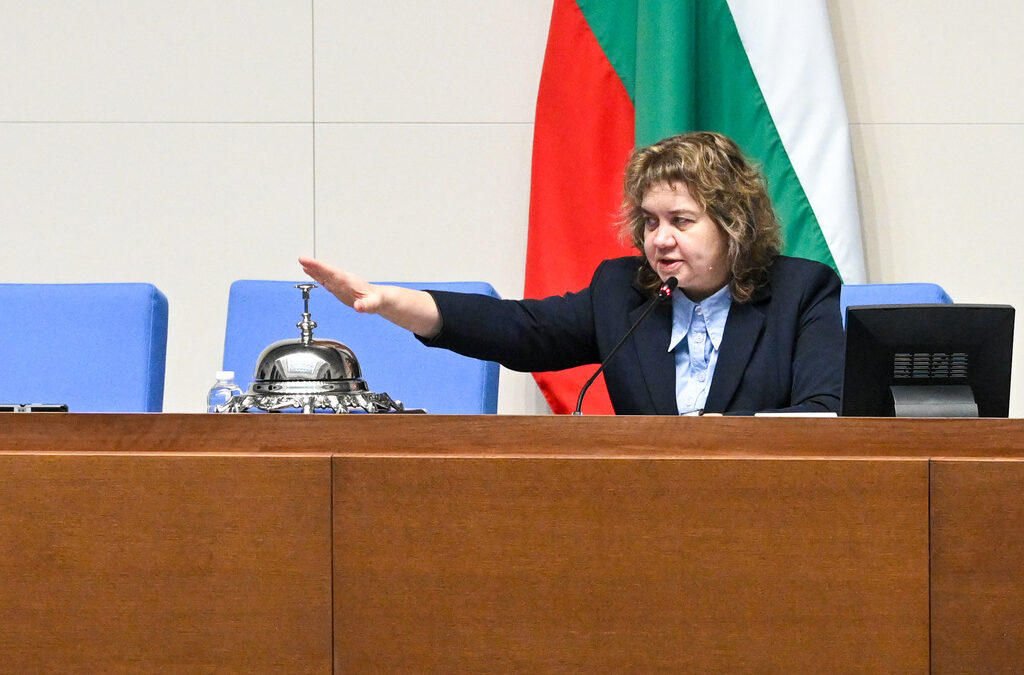 Депутатите решиха само една българска църква да може да се нарича православна