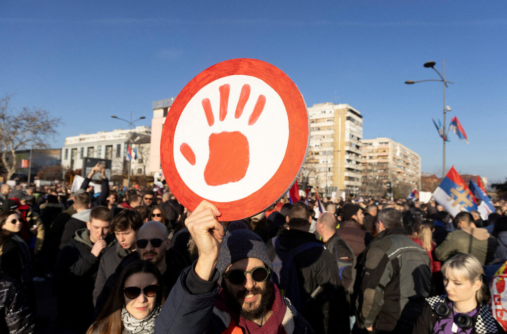 Насред студентските протести Вучич поиска продължаване на блокиралите европреговори