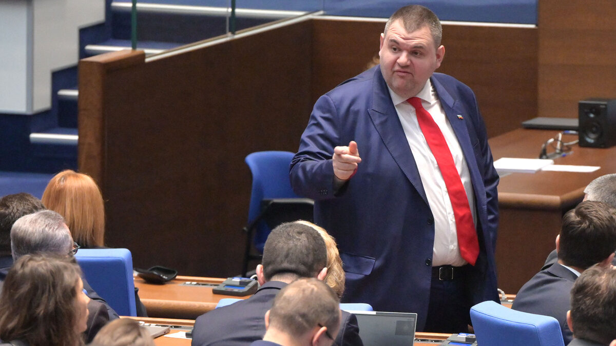 Заседание на 51 то народно събрание, парламент Делян Пеевски