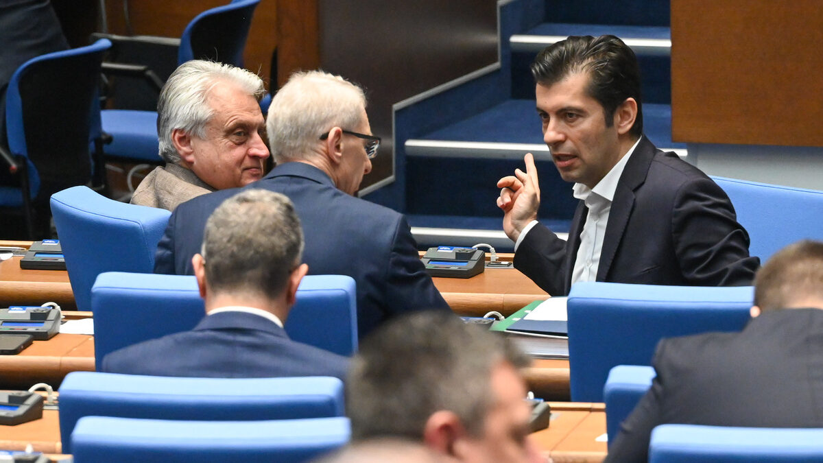 Парламент - парламентарно заседание - Бойко Рашков - Николай Денков - Кирил Петков - ППДБ