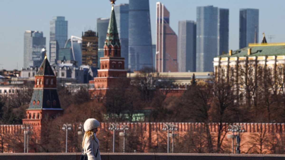 Русия гони двама британски дипломати от Москва