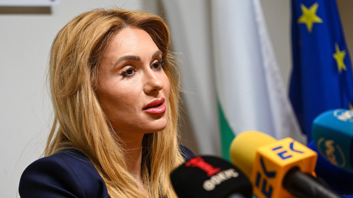 Комисията за защита на потребителите обвини фирми за бързи кредити, че я заблуждават Комисията за защита на потребителите обвини фирми за бързи кредити, че я заблуждават